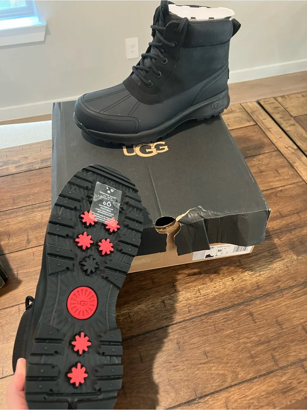 UGG Men’s Emmett Duck Boot Black Lace-Up Rugged Ankle Boots Sz 10